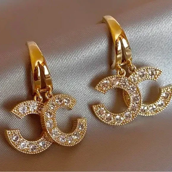 NEW CC Elegant Earrings Fashion Gold Tone with Rhinestones Letter Studs - Picture 4 of 5